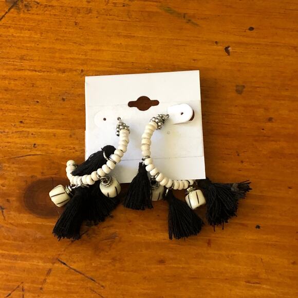 Chico's 2 Piece Beaded Fringe Set Earrings And Multi-Strand Magnetic Bracelet - Picture 13 of 16